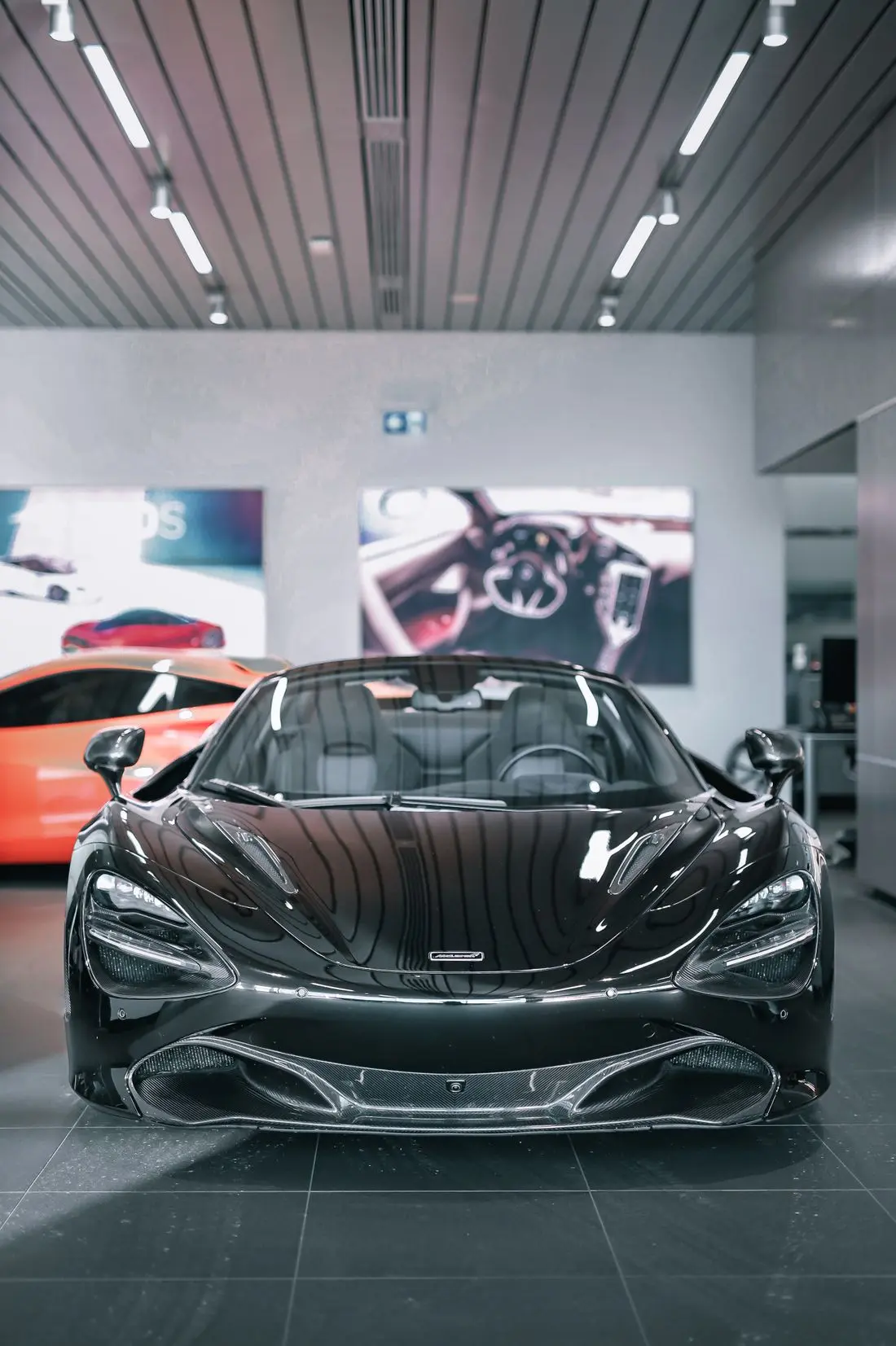 Spor otomobil showroom